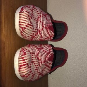 Toms red and white classic slip on